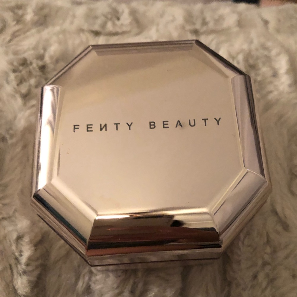 Fenty setting powder banana